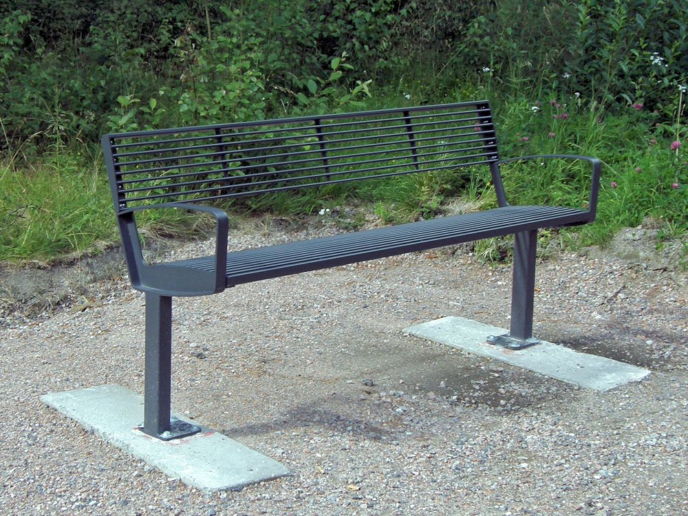 Puiston penkki